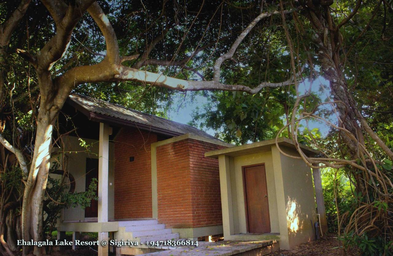 Ehalagala Lake Resort Sigiriya Exterior foto