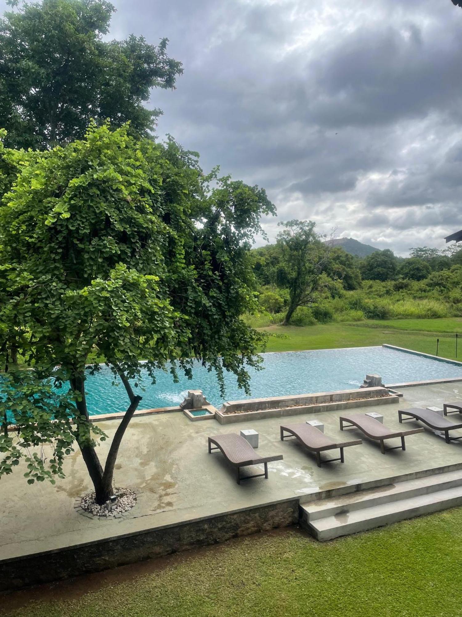 Ehalagala Lake Resort Sigiriya Exterior foto